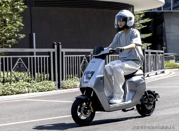 金牛股 新国标电动车五羊本田U-be上市，3499元起，现在买还是再等等？